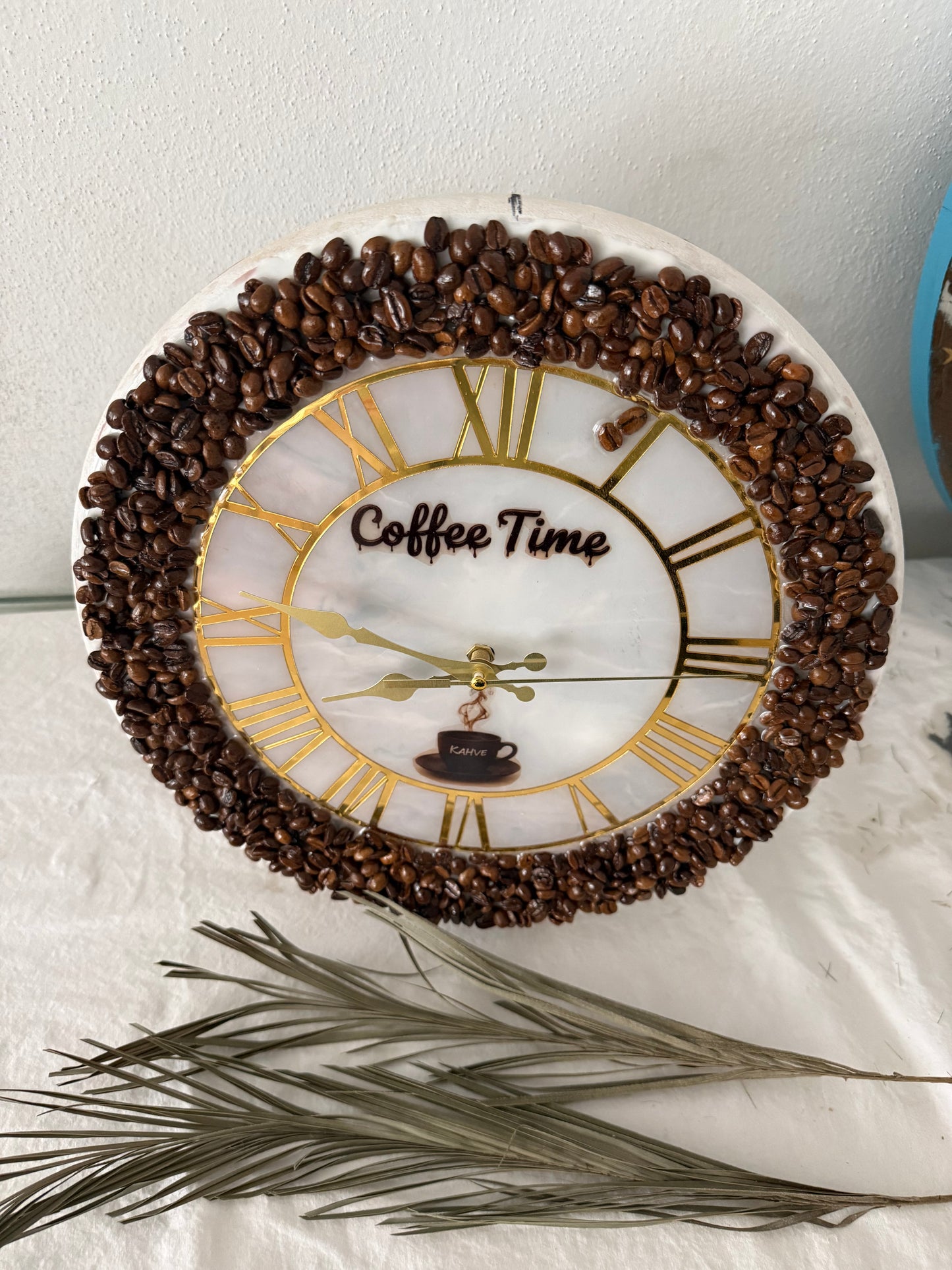 Kahve çekirdeğinden duvar saati