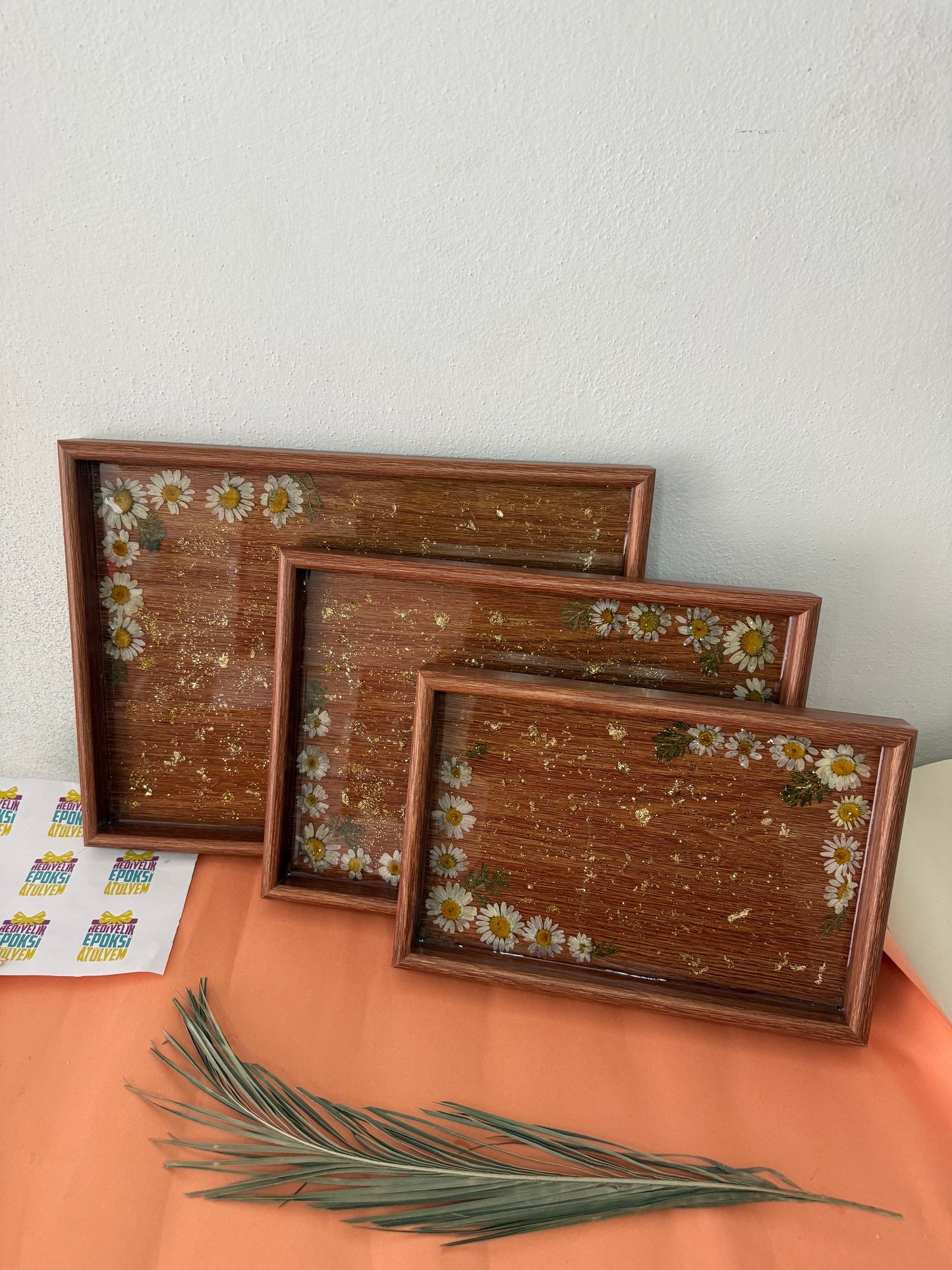 Papatyalı epoksi tepsi