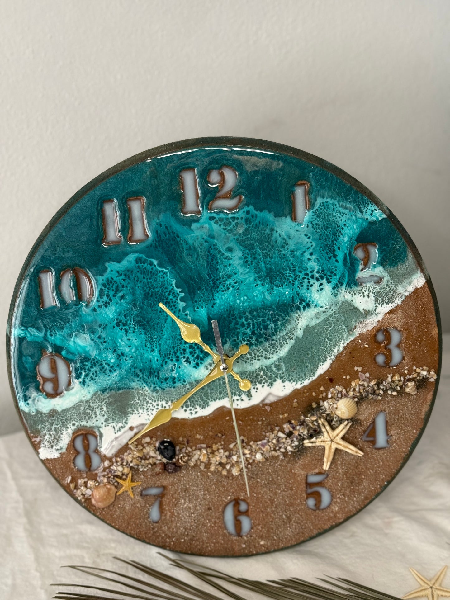 Karanlıkta parlayan duvar saati