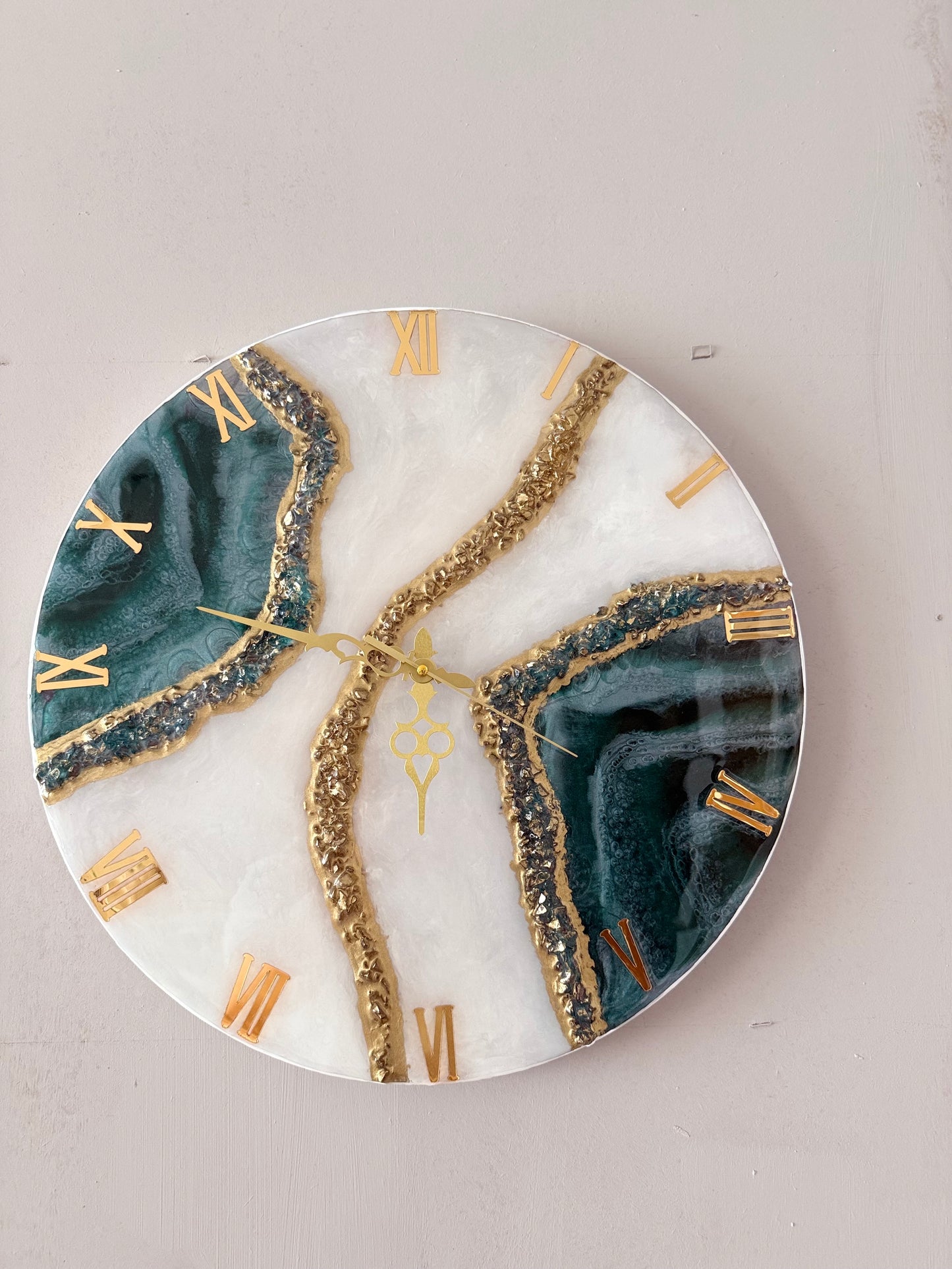 Altın varaklı saat