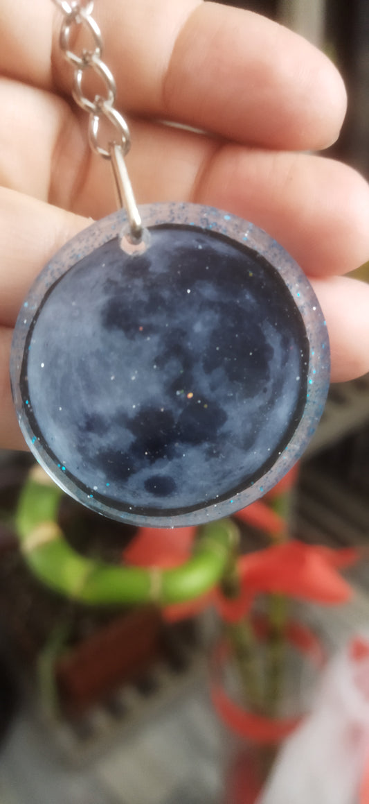 Ay temalı epoksi anahtarlık