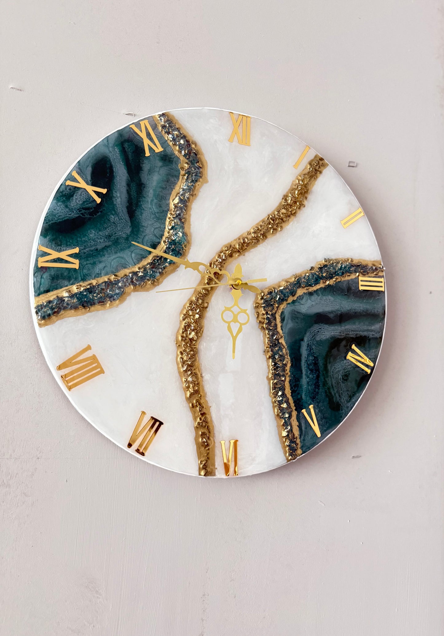 Altın varaklı saat