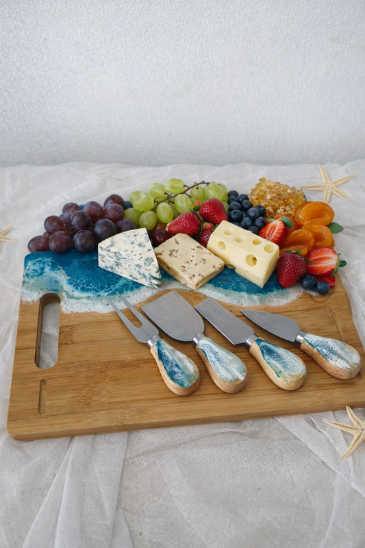 Epoksiden yapılmış peynir sunum tahtası ￼