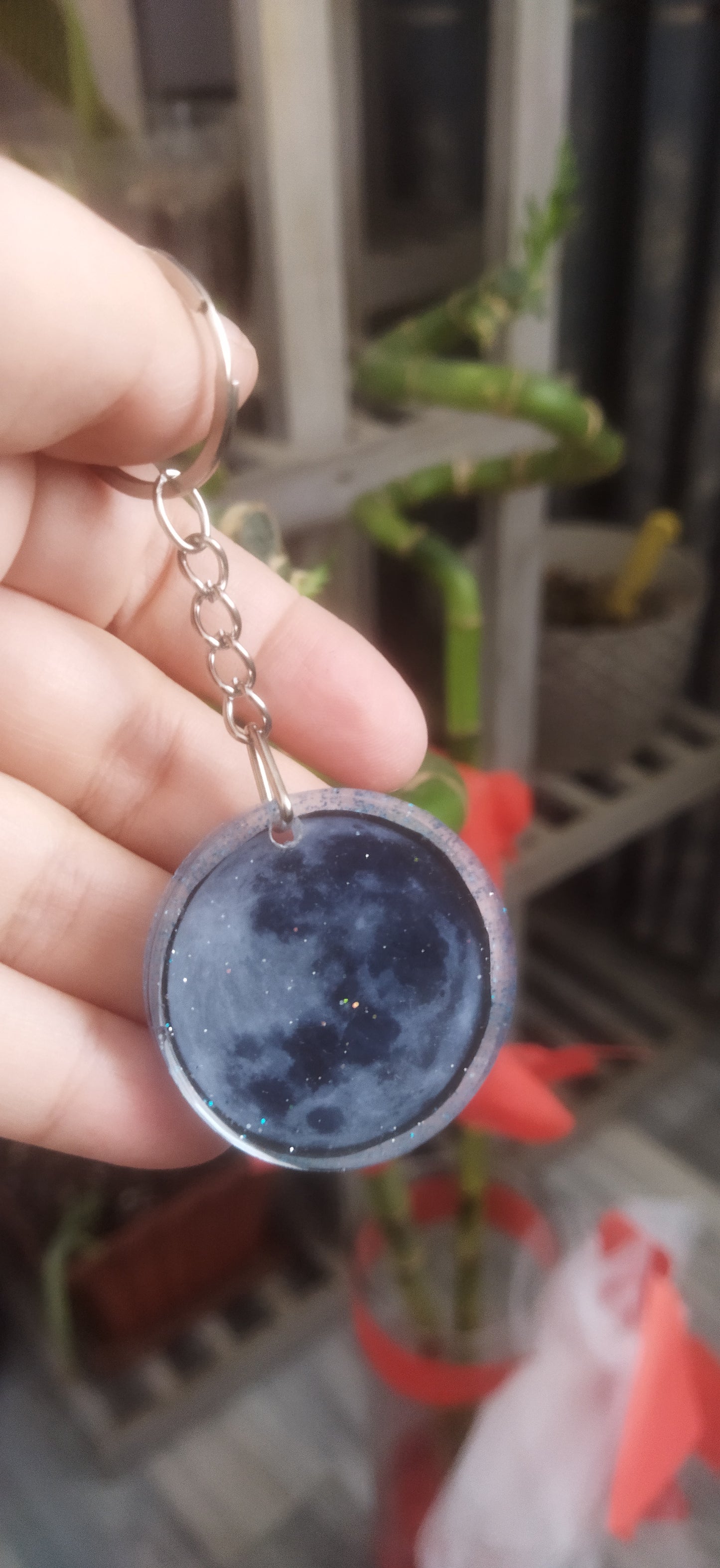 Ay temalı epoksi anahtarlık