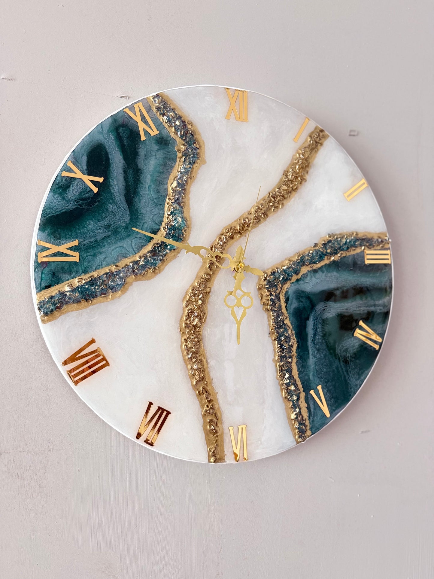 Altın varaklı saat