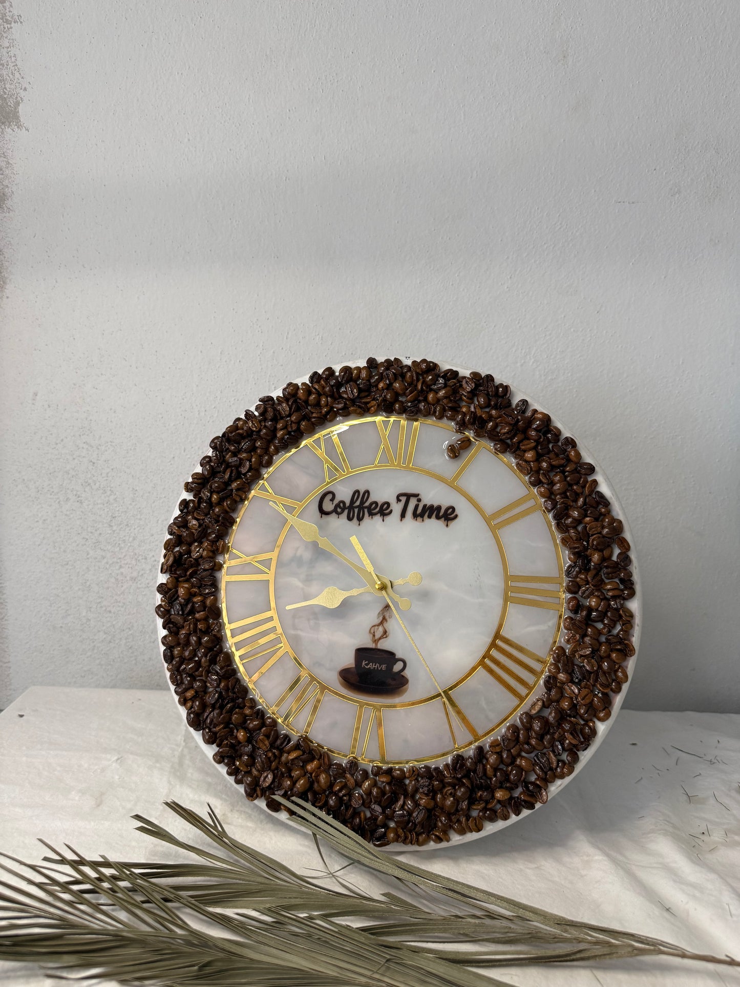 Kahve çekirdeğinden duvar saati
