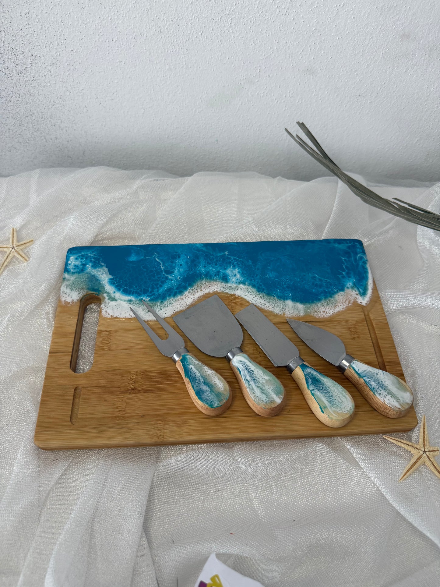 Epoksiden yapılmış peynir sunum tahtası ￼