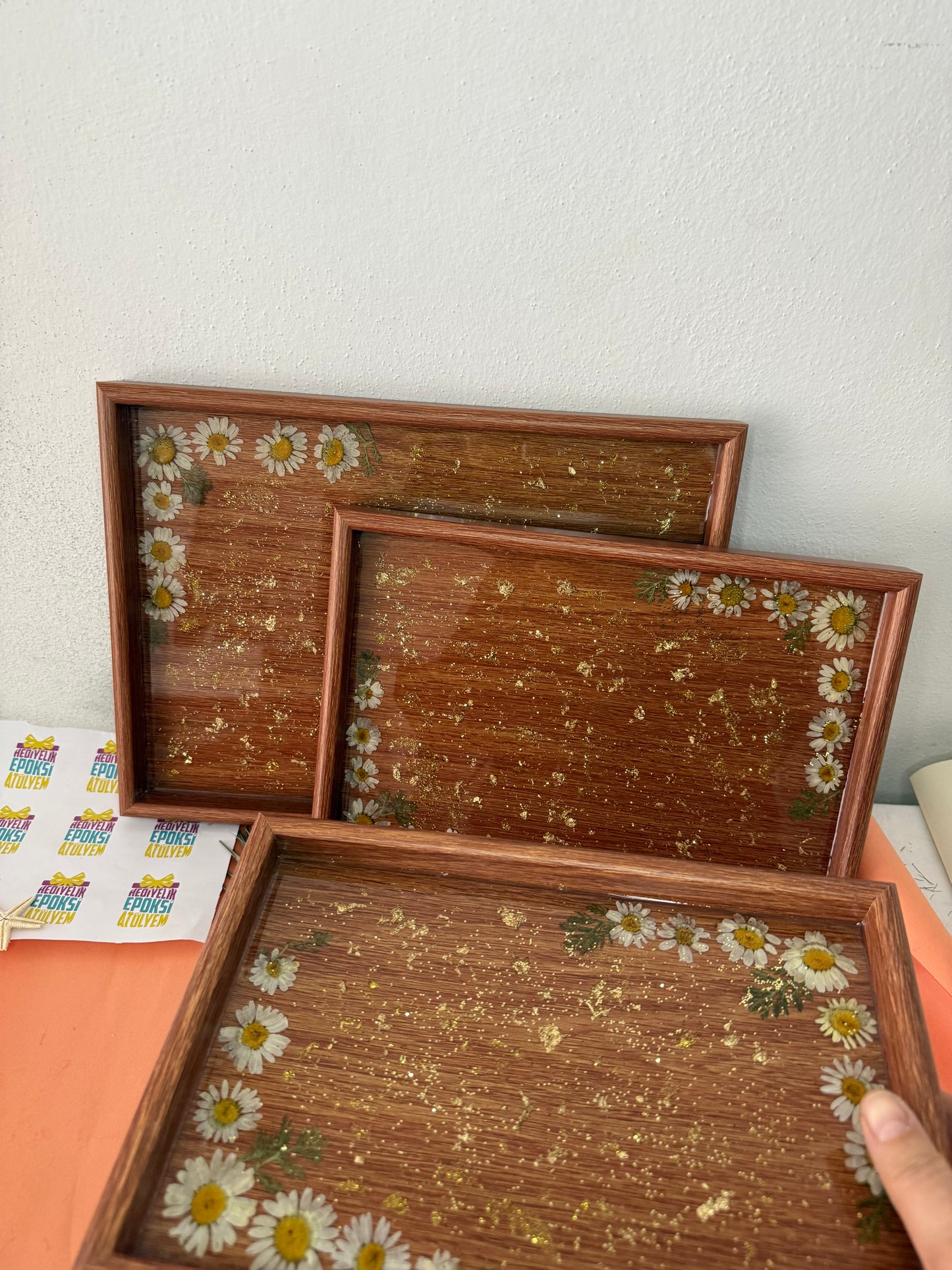 Papatyalı epoksi tepsi