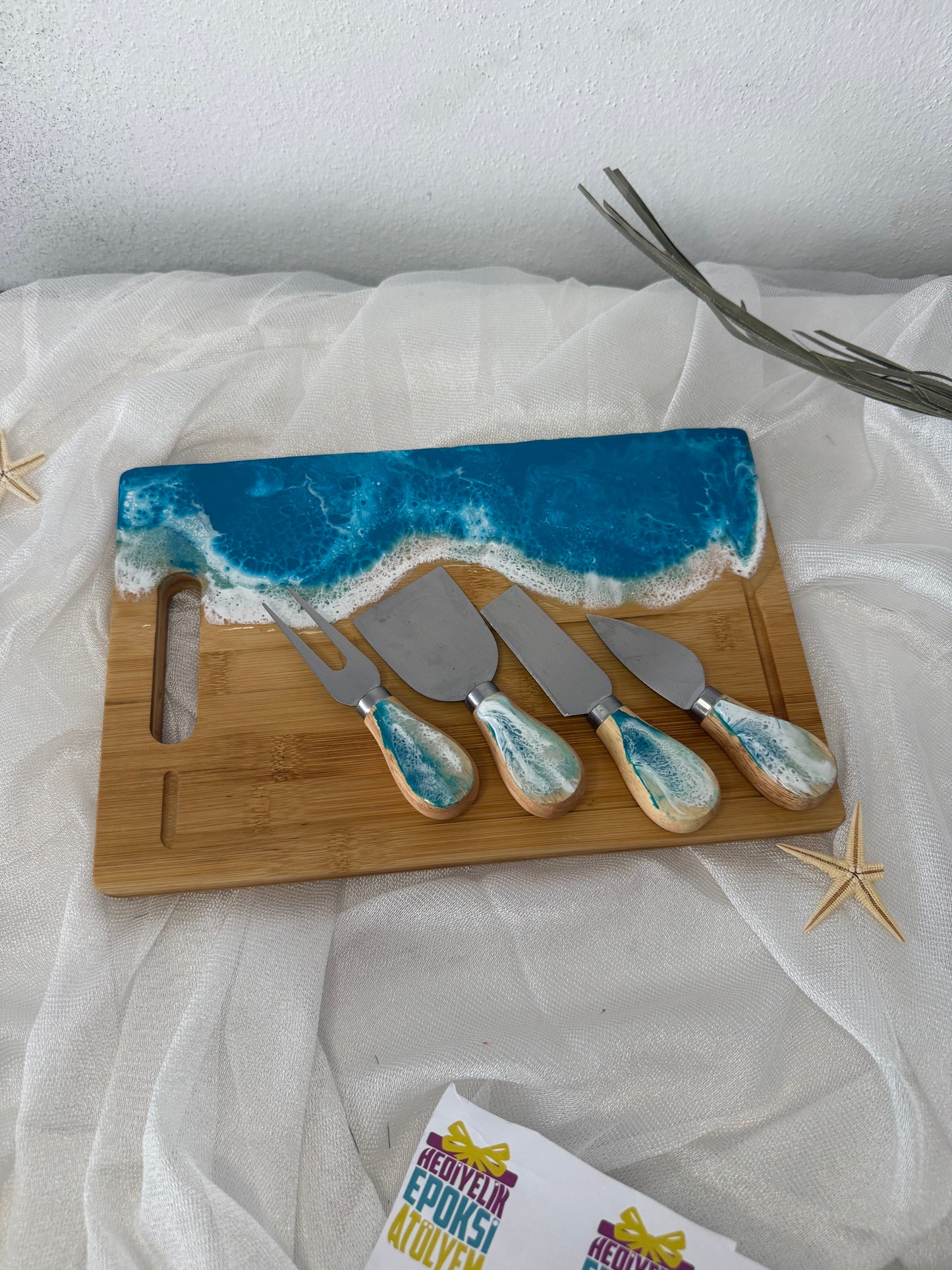 Epoksiden yapılmış peynir sunum tahtası ￼