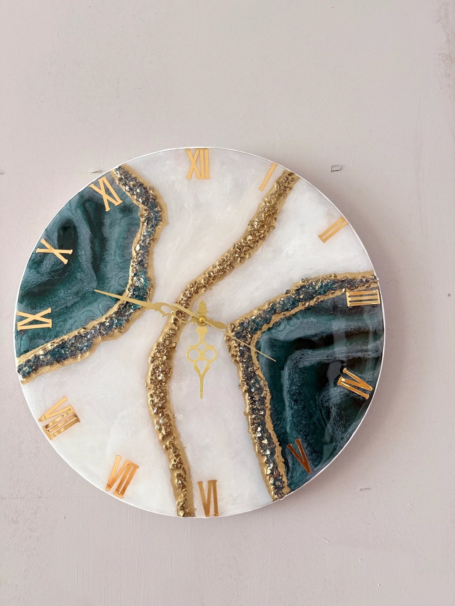 Altın varaklı saat - HediyeEpoxyAltın varaklı saatHediyeEpoxyGeometrikAltın varaklı saat - HediyeEpoxy