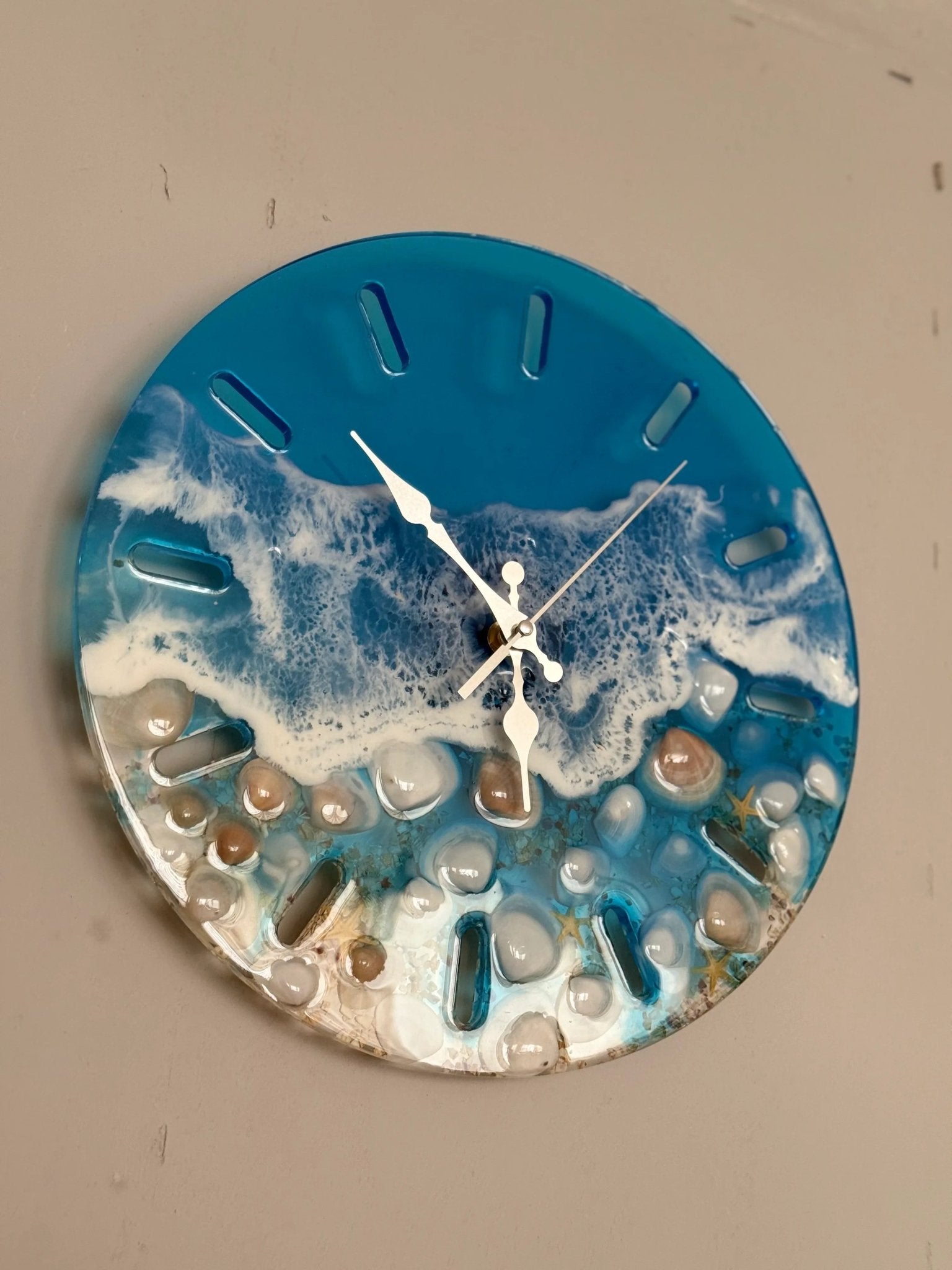 Deniz kabuğu duvar saati - HediyeEpoxyDeniz kabuğu duvar saatiHediyeEpoxyMaviDeniz kabuğu duvar saati - HediyeEpoxy