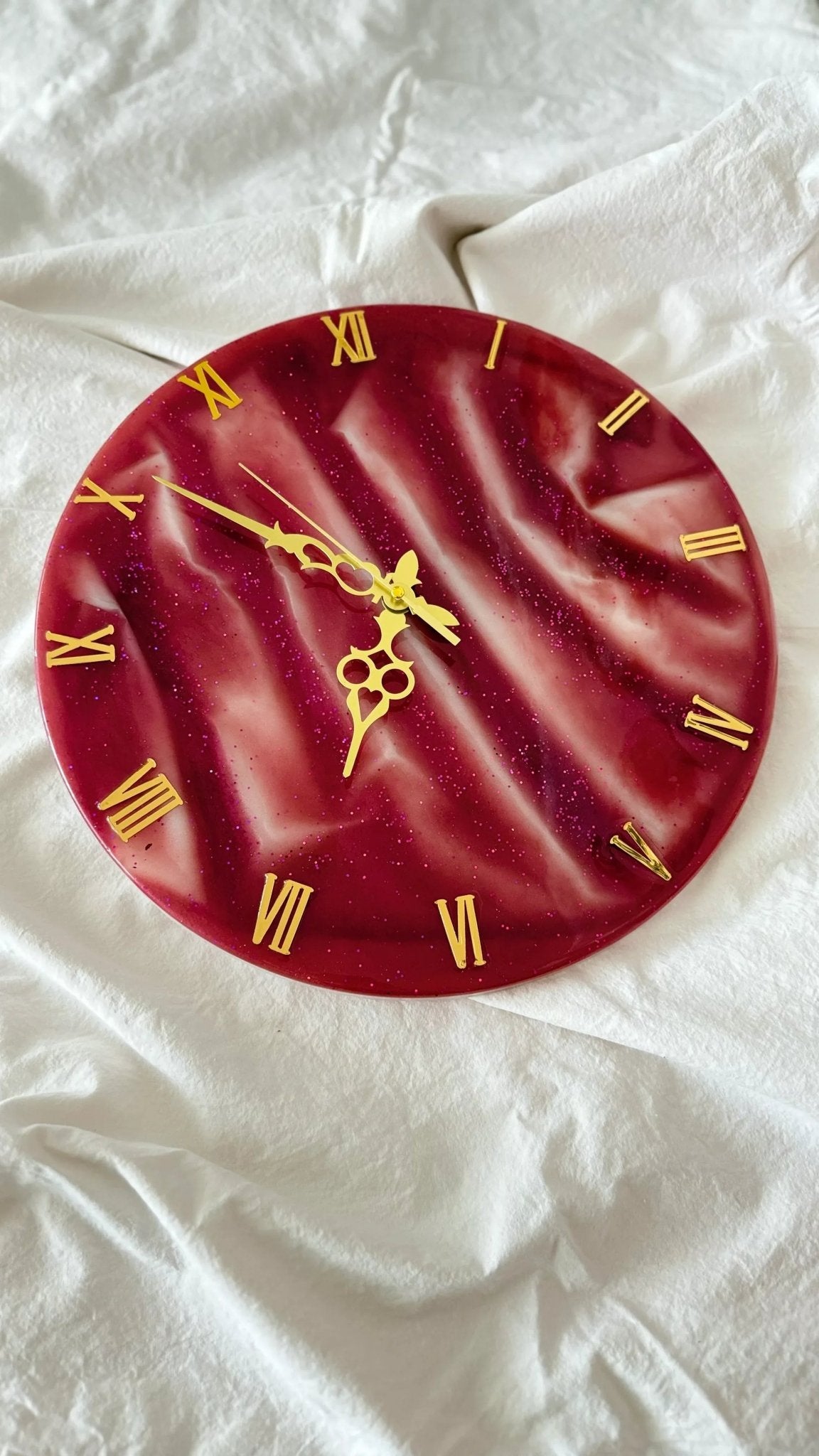 İpek dokulu duvar saati - HediyeEpoxyİpek dokulu duvar saatiHediyeEpoxyPembeİpek dokulu duvar saati - HediyeEpoxy