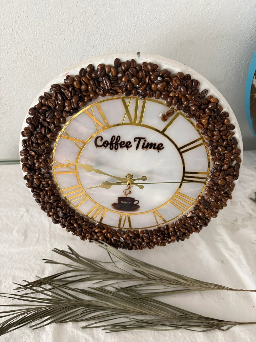 Kahve çekirdeğinden duvar saati - HediyeEpoxyKahve çekirdeğinden duvar saatiHediyeEpoxyKahverengiKahve çekirdeğinden duvar saati - HediyeEpoxy