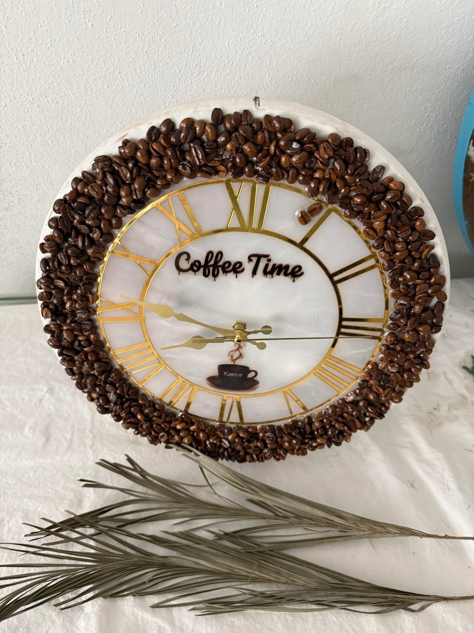 Kahve çekirdeğinden duvar saati - HediyeEpoxyKahve çekirdeğinden duvar saatiHediyeEpoxyKahverengiKahve çekirdeğinden duvar saati - HediyeEpoxy