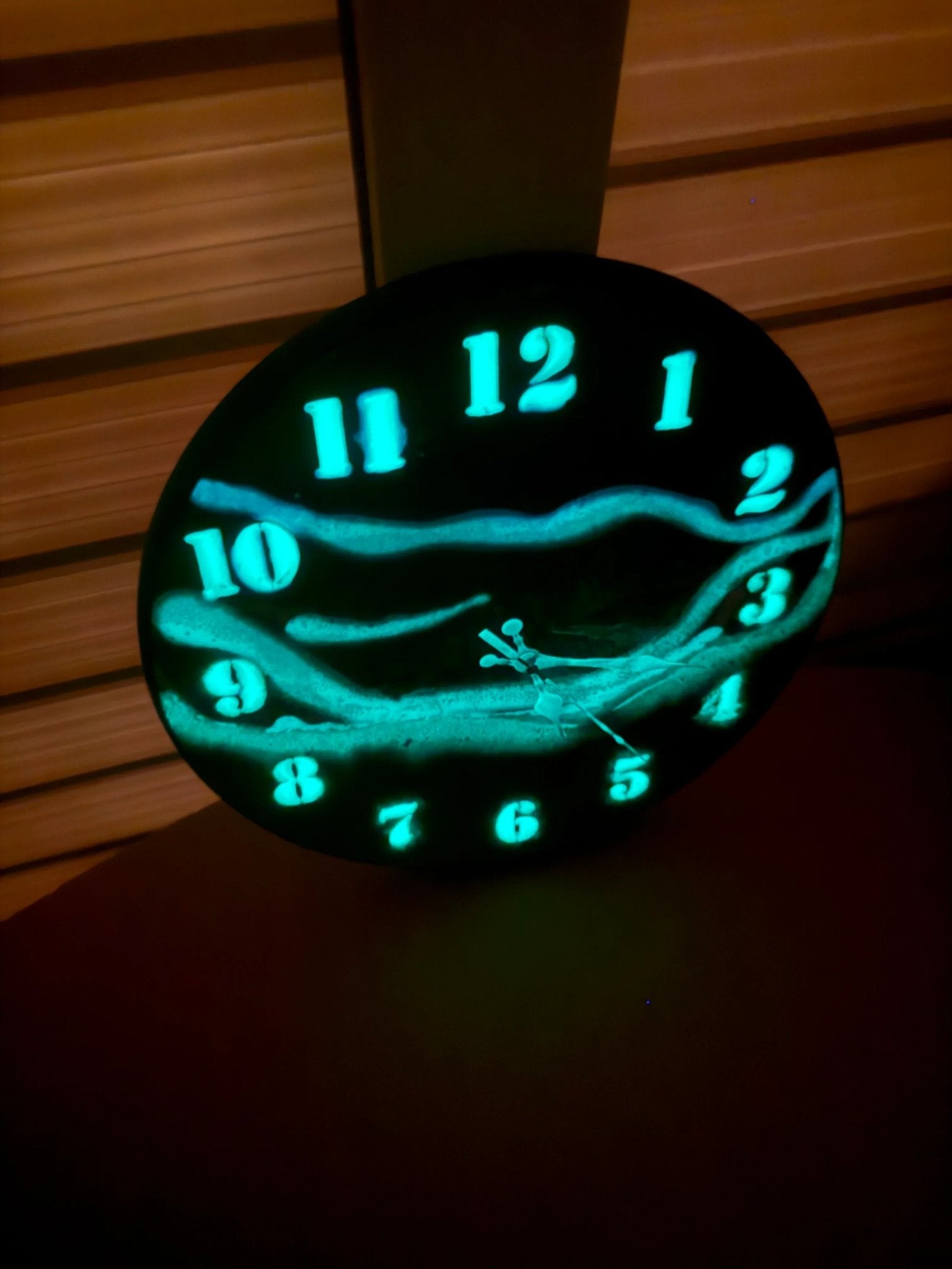 Karanlıkta parlayan saaat yeşil renkli - HediyeEpoxyKaranlıkta parlayan saaat yeşil renkliHediyeEpoxyKaranlıkta parlayan saaat yeşil renkli - HediyeEpoxy
