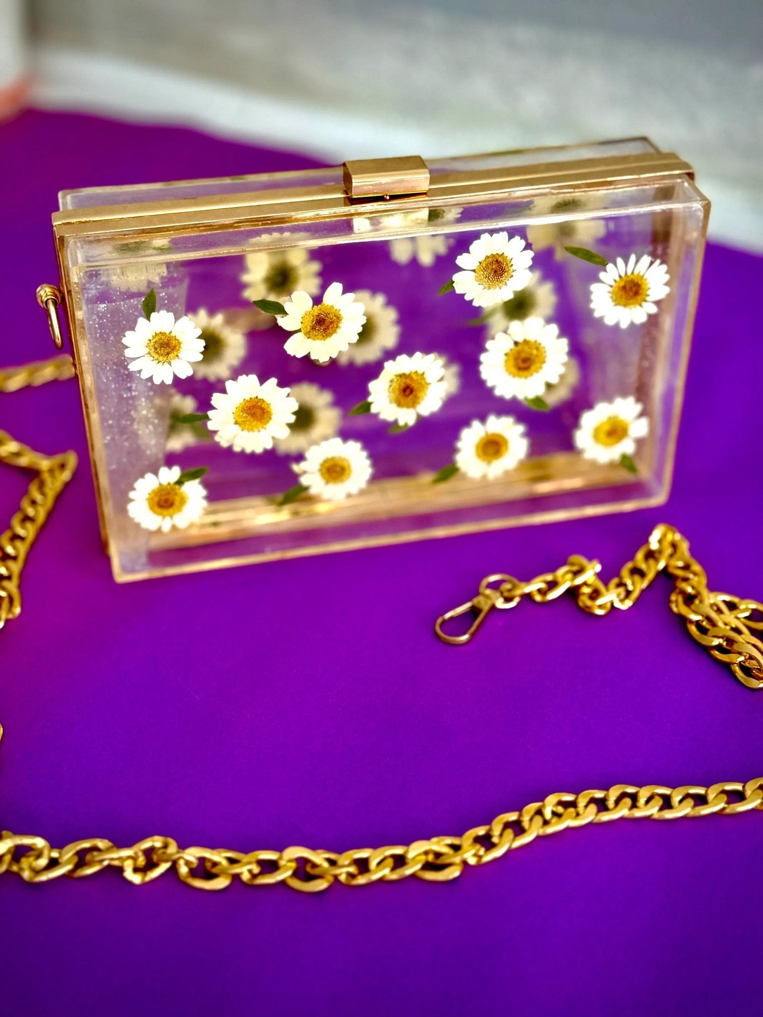 Papatyalı şeffaf epoksi debriyaj çanta - HediyeEpoxyPapatyalı şeffaf epoksi debriyaj çantaHediyeEpoxyPapatyalı şeffaf epoksi debriyaj çanta - HediyeEpoxy