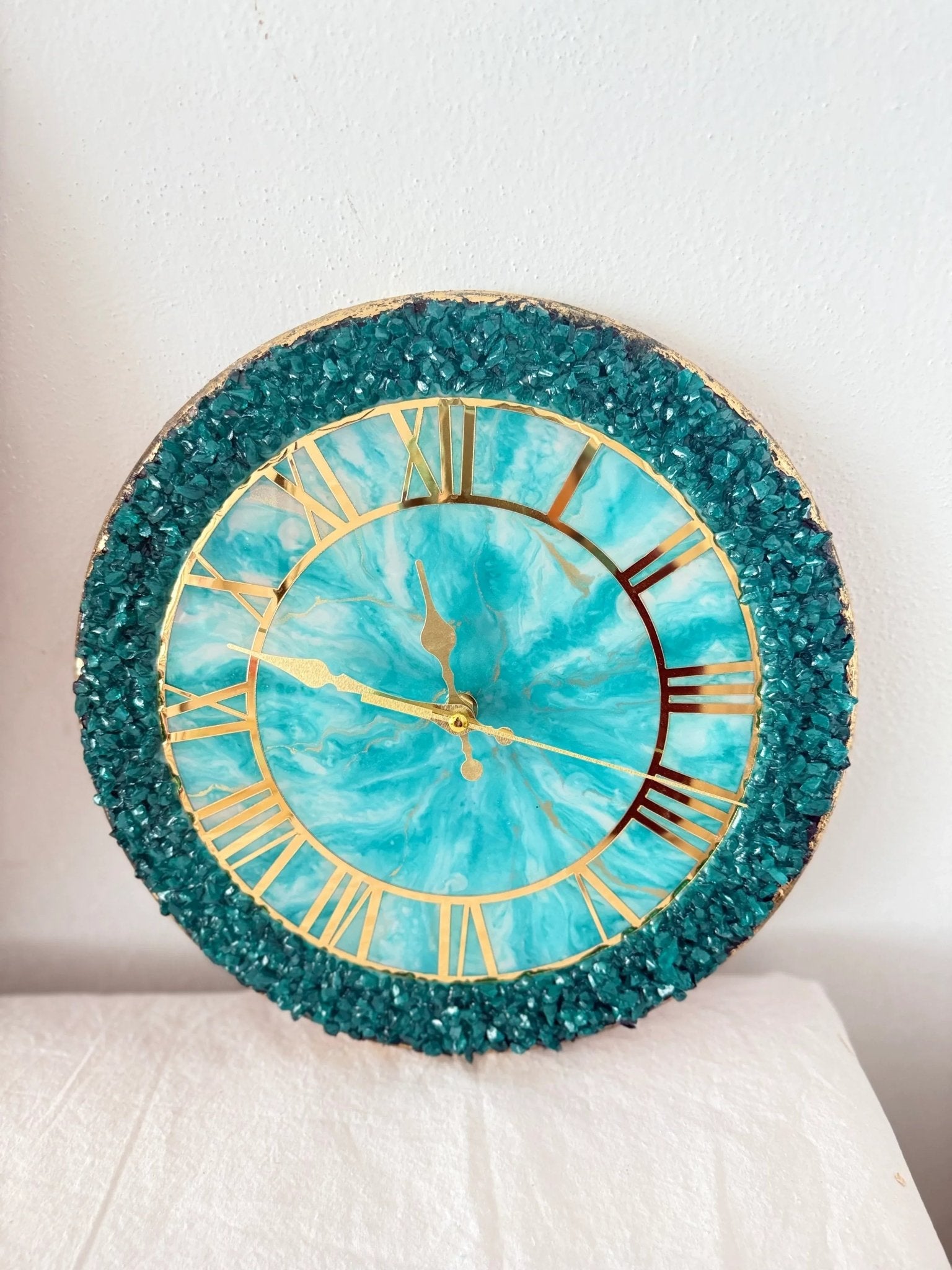 Zümrüt￼ duvar saati - HediyeEpoxyZümrüt￼ duvar saatiHediyeEpoxyYeşilZümrüt￼ duvar saati - HediyeEpoxy